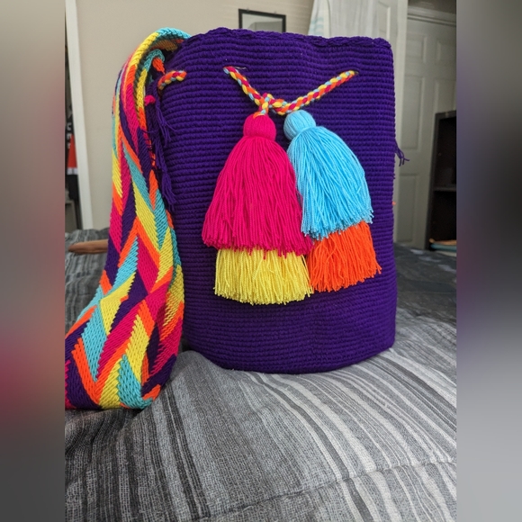 Wayuu Bags/ Handmade Bags/ Purple/Multicolored/ Size L - Picture 3 of 6